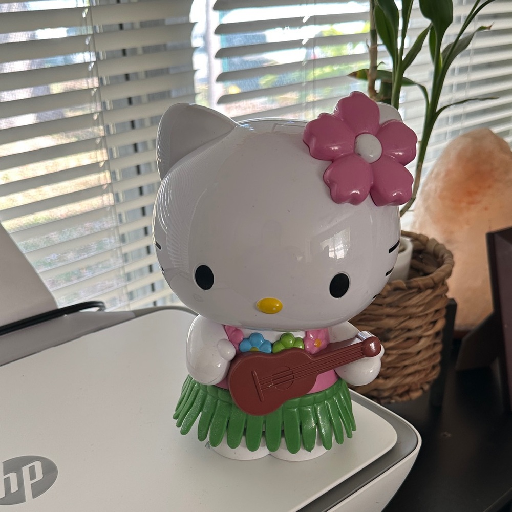 Hello Kitty Hula Figurine